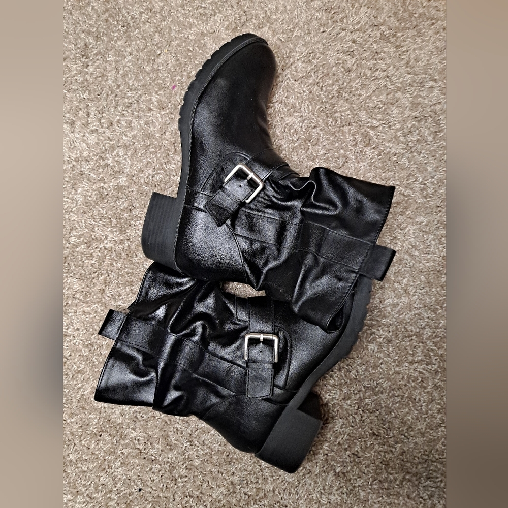 9.5 AZ Gwen Boots